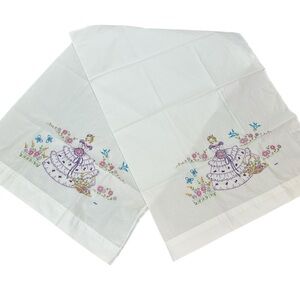 Vtg Embroidered Garden Girl Flowers Birds Pillowcases‎ Thomaston No Iron Percale
